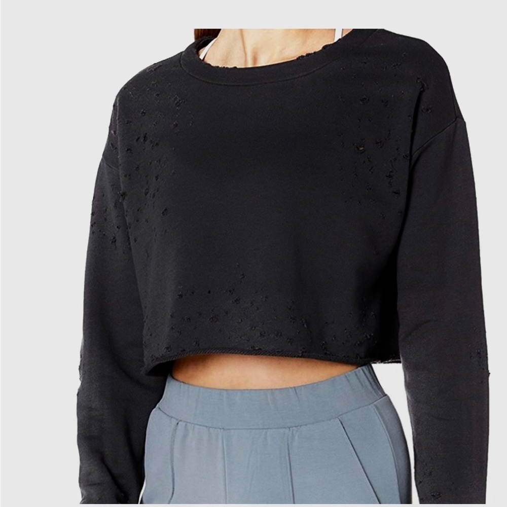 All Yoga | Alo Yoga Fierce Distressed Cropped Crewneck (Black)
